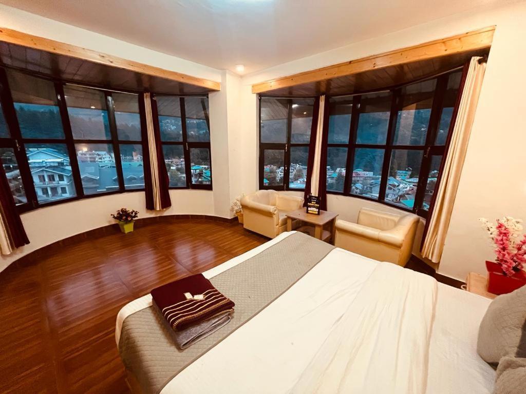 Hotel In Manali With Mountain View Near Mall Road 외부 사진