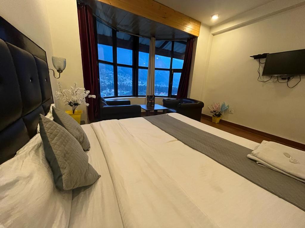 Hotel In Manali With Mountain View Near Mall Road 외부 사진